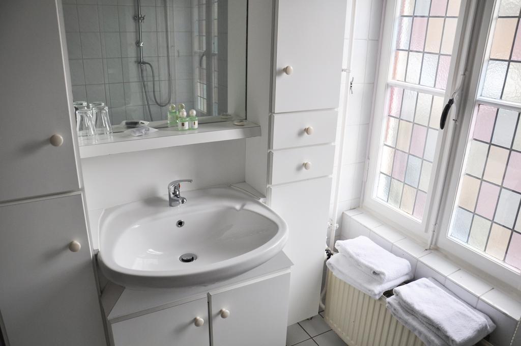 Hotel Het Anker Heythuysen Szoba fotó